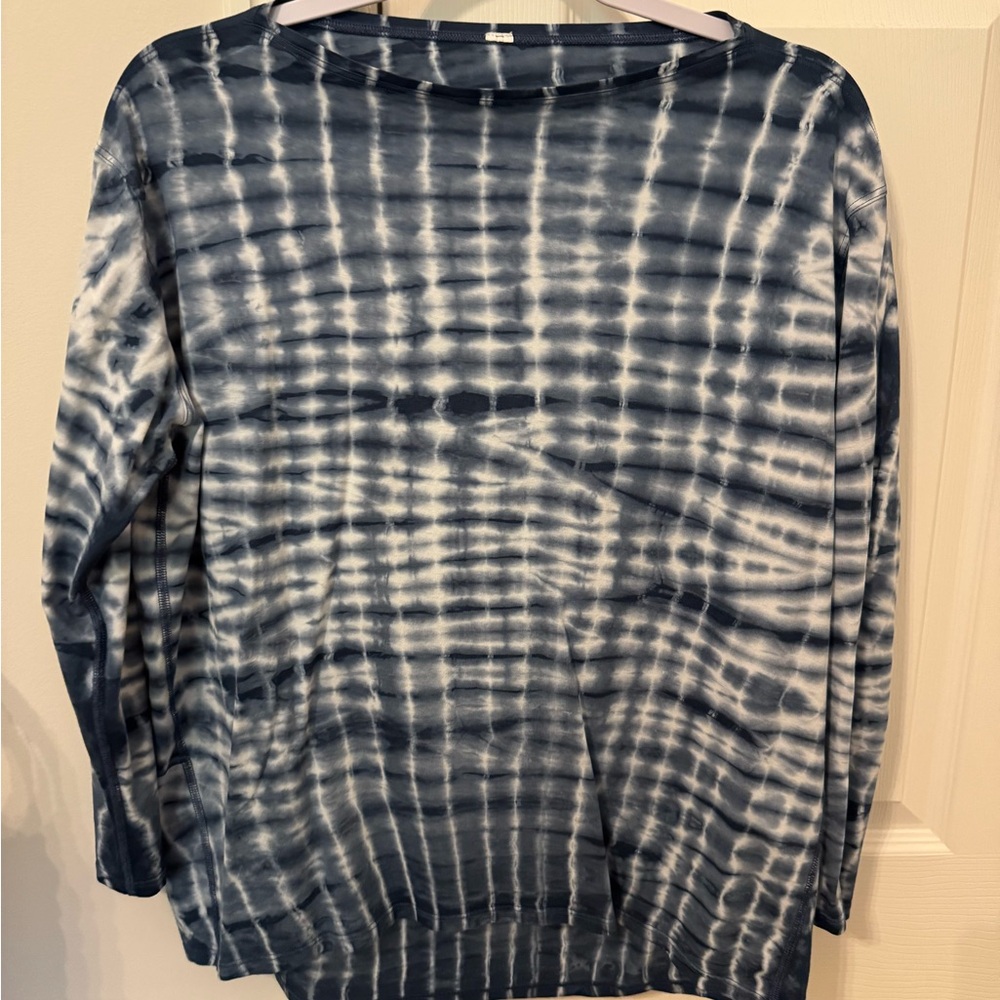 Lululemon all yours long sleeve tee Blue and White Tie-Dye Long Sleeve Shirt